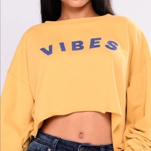 Fashion nova - vibes cropped crewneck top, mustard